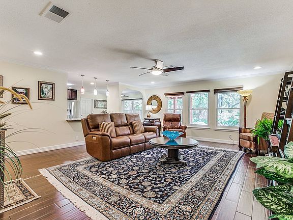 4th image of 6441 Maverick Oak Dr
