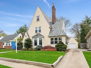 1413 Kew Ave, Hewlett, NY 11557