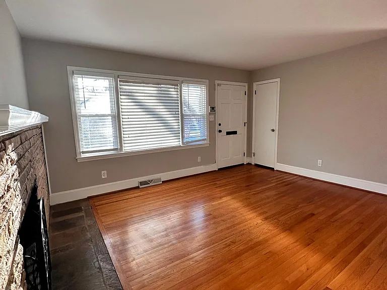 3825 Sheffield Dr — Photo 9