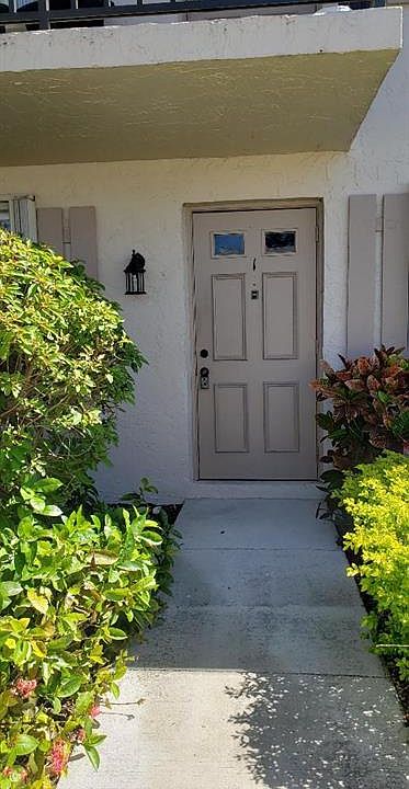 1st image of 123 Palm Dr APT 1