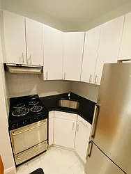 Rented by Metropolis Real Estate of Manhattan