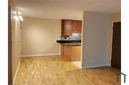 5S070 Pebblewood Ln Photo 1