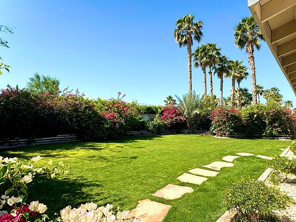 2nd image of 81464 Avenida Esmeralda