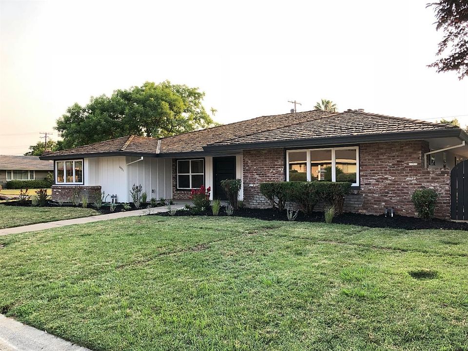 1st image of 2821 Ashbourne Dr