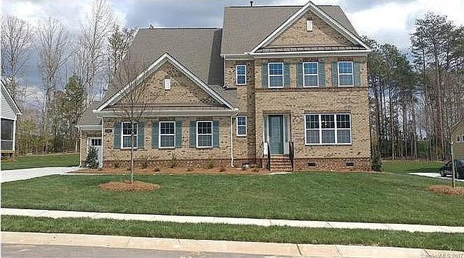1st image of 131 Monteray Oaks Cir