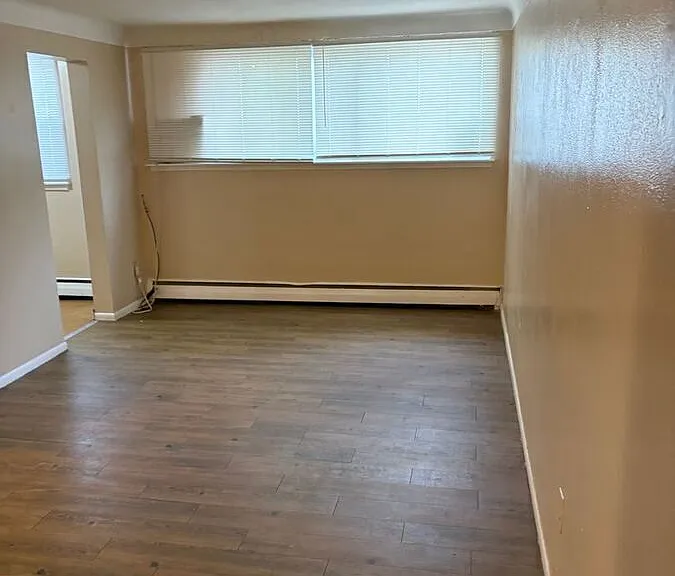 1015 York Ave #18 — Photo 1