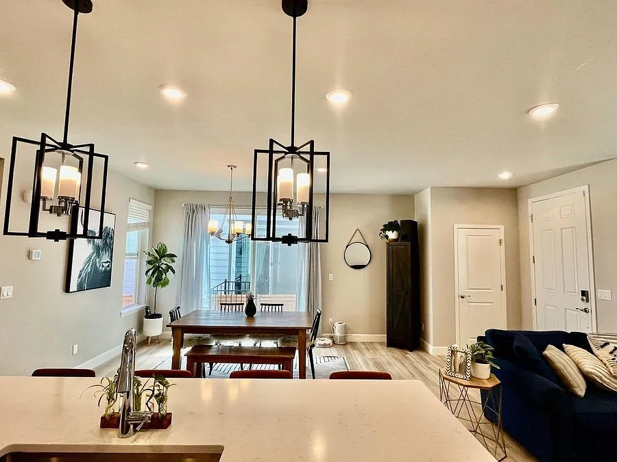 3 bed, 1664 sqft, $3,800 — Photo 3