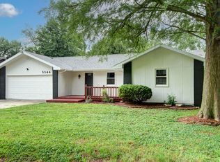 5544 S Honeysuckle Ln, Battlefield, MO 65619