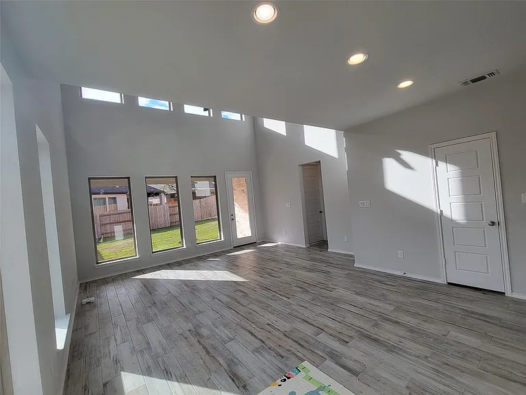 113 Bluff Creek Ln — Photo 6