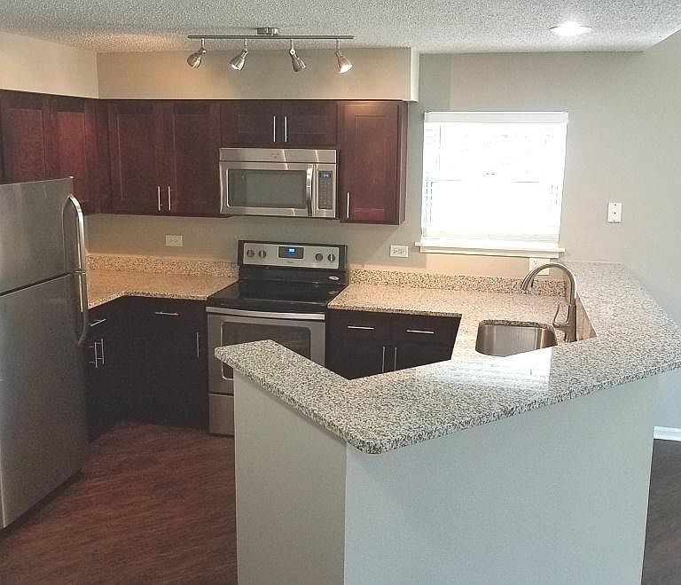 1st image of 1728 Ontario Ave APT 208
