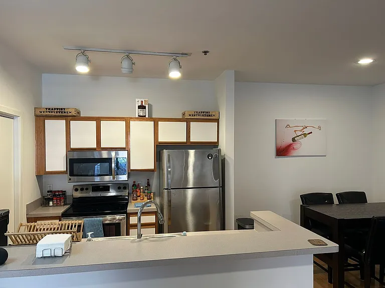 107 W Water St — Photo 3