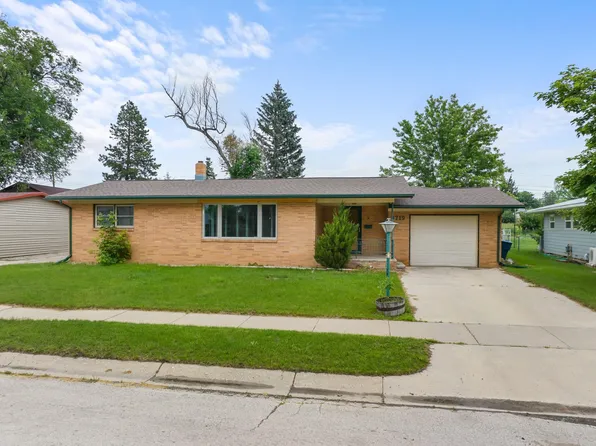 1719 8th Ave, Belle Fourche, SD 57717