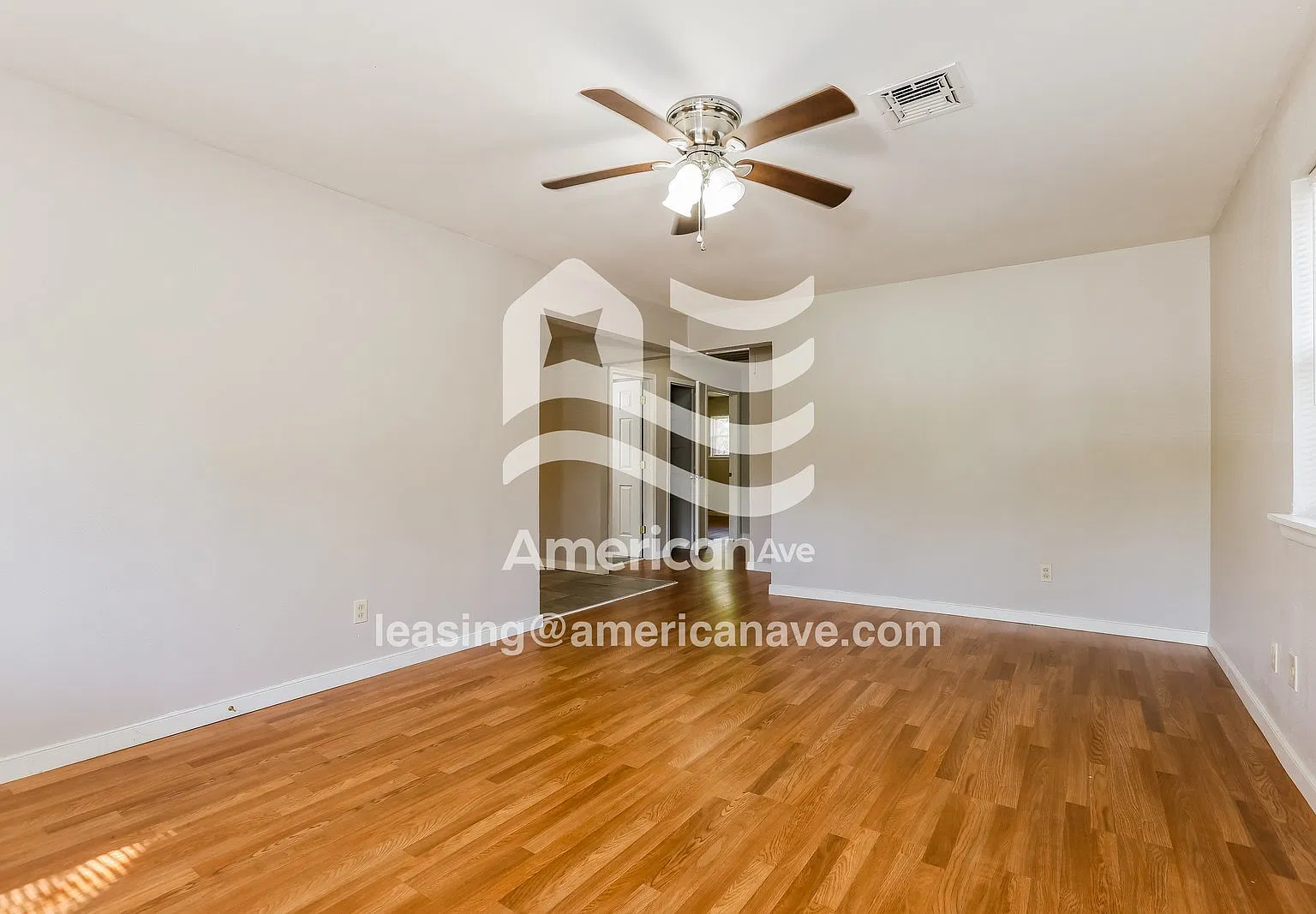 3 bed, 1.5 bath, 1326 sqft, $1,250 — Photo 2