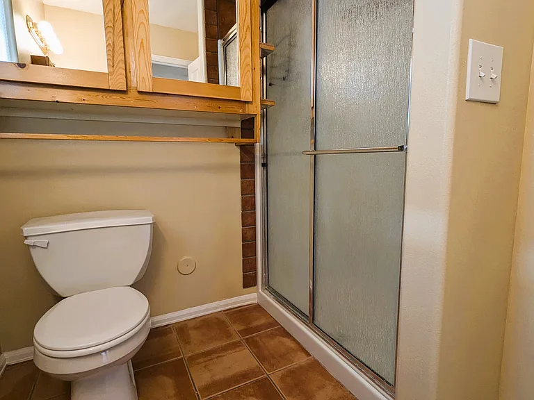 460 1/2 E Scenic Dr — Photo 18
