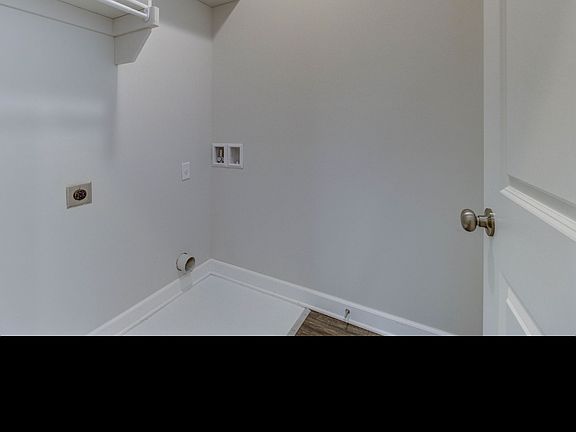 3rd image of 127 Cox St #303