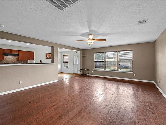 5th image of 26110 Flinton Dr
