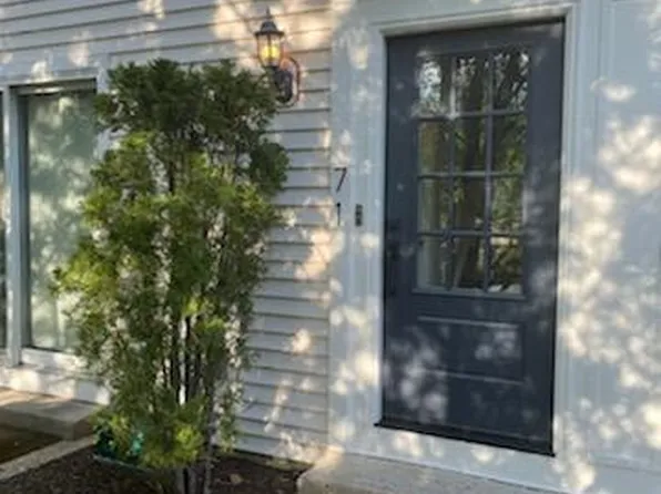 9 Weaver St Unit 1, Greenwich, CT 06831