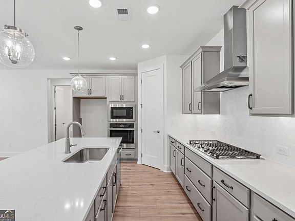 7th image of this home