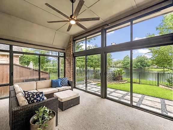 3rd image of 9222 Hernshead Ln