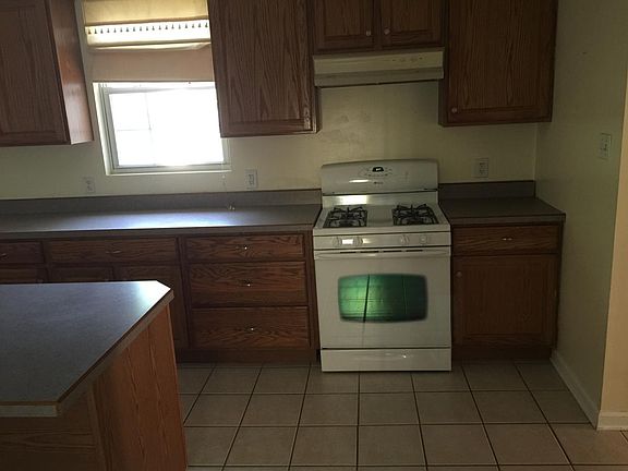 Kitchen- gas range