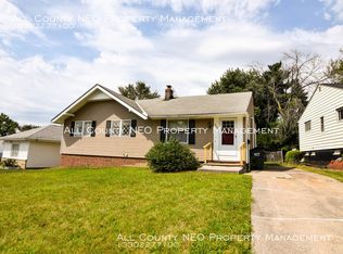 4490 Longleaf Rd, Warrensville Heights, OH 44128