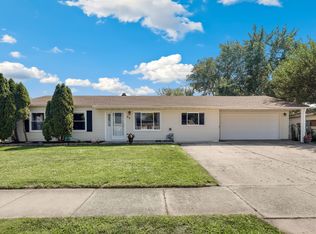 25 Belmont Dr, Romeoville, IL 60446