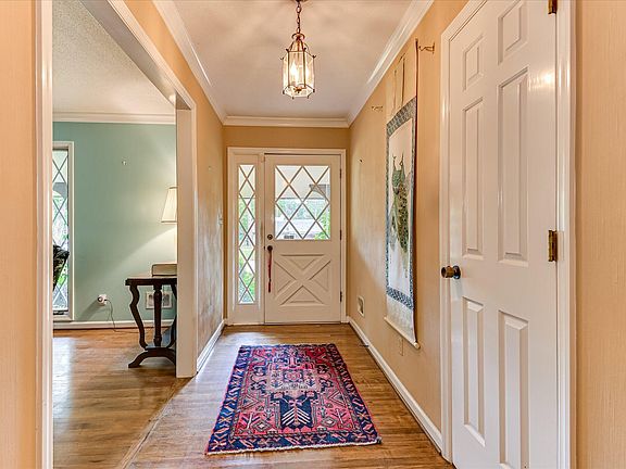 4th image of 2714 Wellington Drive