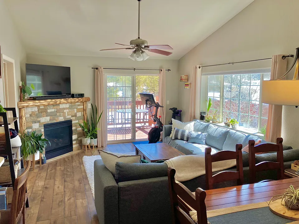 293 Pelican Cir #1808