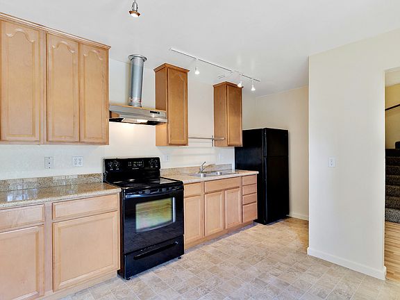 3rd image of 935 Heartwood Ave APT 8