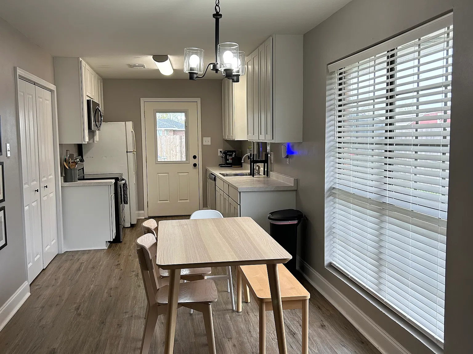 3 bed, 1286 sqft, $1,950 — Photo 3