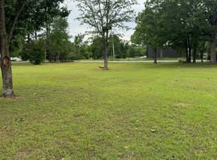 15 E 1133rd Rd, Porum, OK 74455