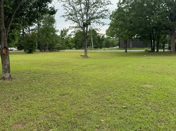 15 E 1133rd Rd, Porum, OK 74455