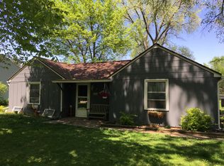 927 Cadam Ct, Cedar Falls, IA 50613