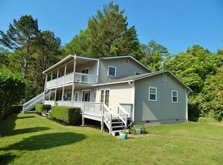 116 Valley View Dr, Franklin, NC 28734