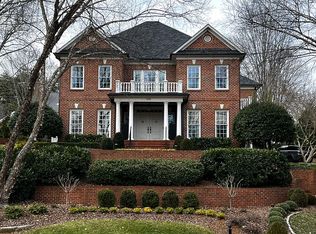 9 Foxglove Ln, Greensboro, NC 27455