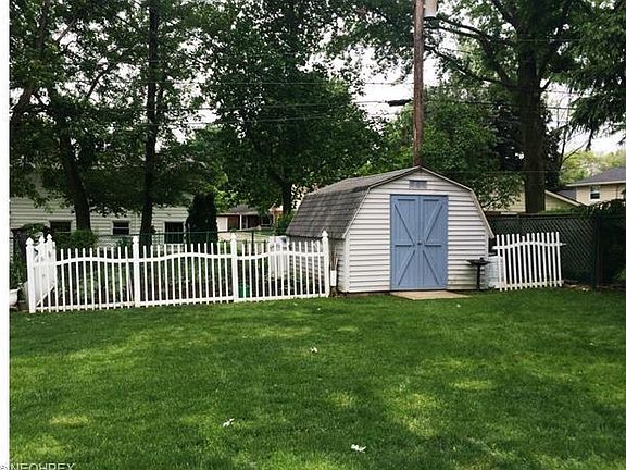 4th image of 7671 Yorktown Ln
