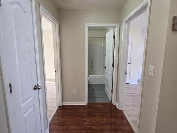 3rd image of 524 Oakmont Dr