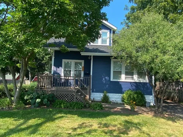 216 N Archer Ave, Mundelein, IL 60060