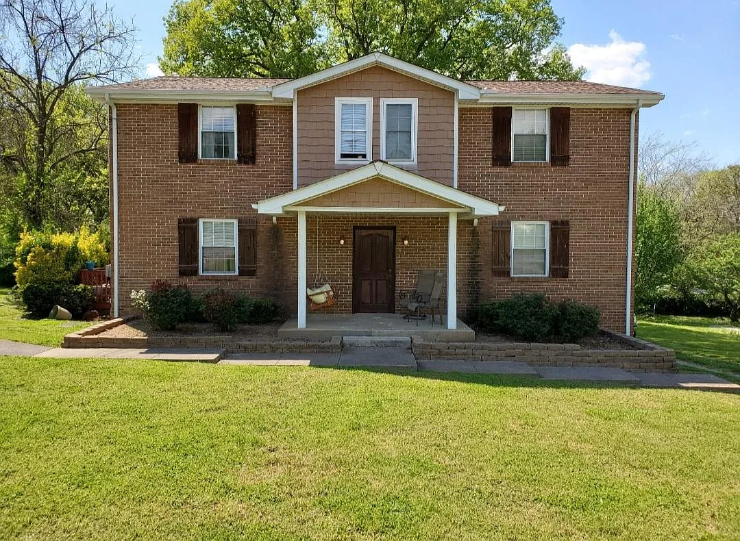 2 bed, 1.5 bath, 1080 sqft, $1,600 — Photo 1