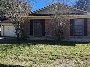 202 Georgia Ln, Victoria, TX 77901