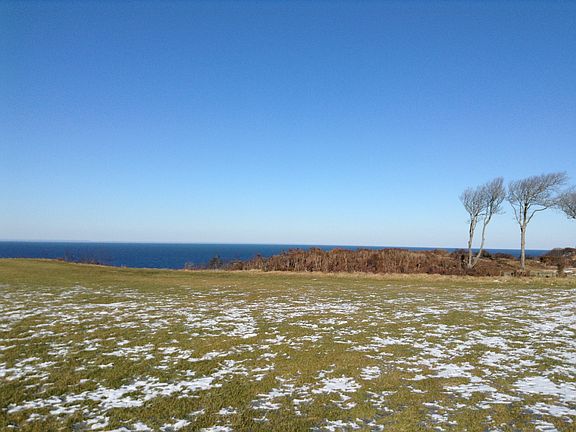 3rd image of 1008 Bluffs Dr N