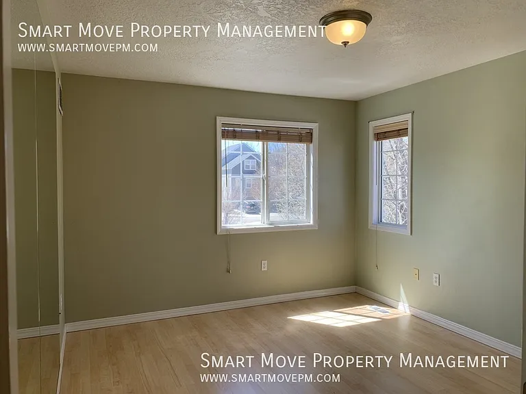 377 W Hale St — Photo 26