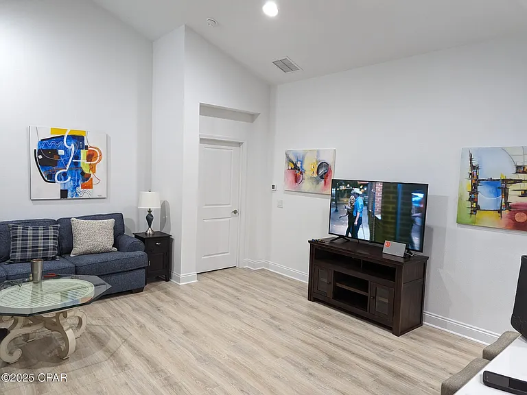 8806 Attitude Ave — Photo 17