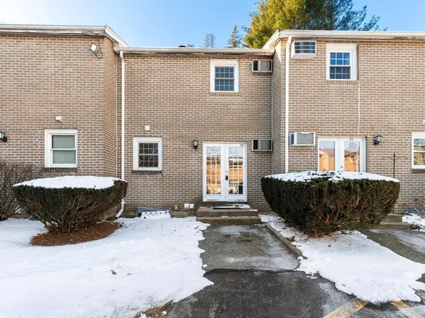 16 Cannongate Rd APT 20, Tyngsboro, MA 01879