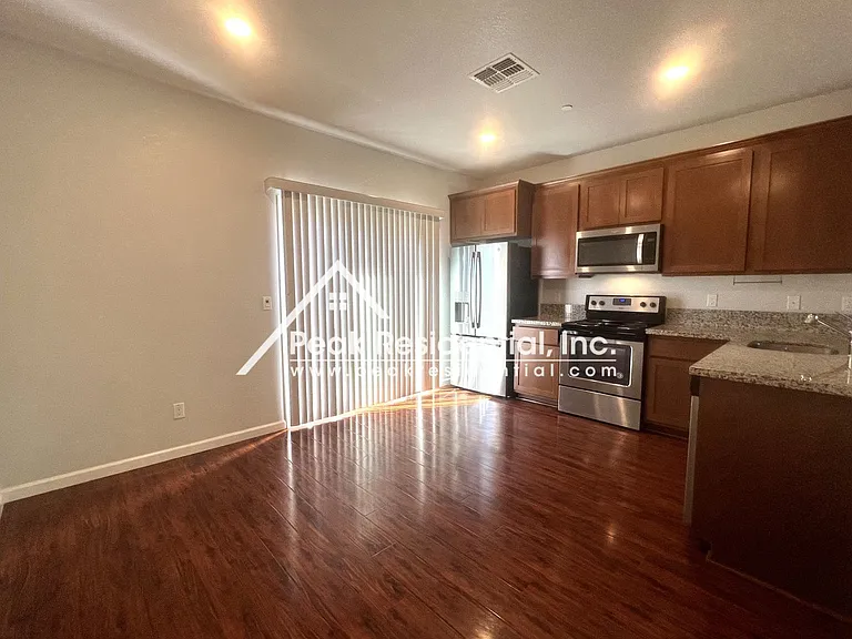 8112 Creeping Willow Ln — Photo 6