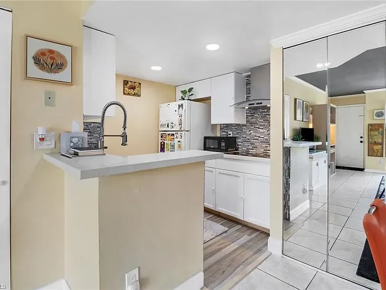 142 Santa Clara Dr #1 — Photo 1