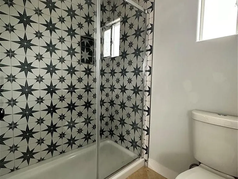 625 N 11th St #C — Photo 2