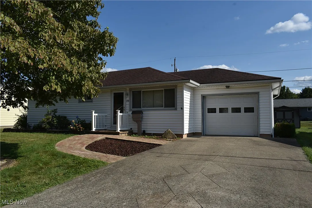 1337 Tomahawk Ln photo 1