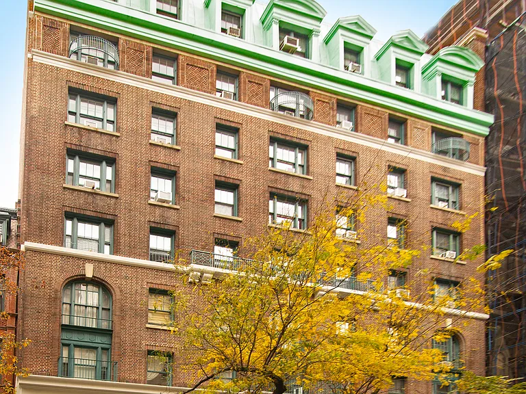 140 W 71st St #F8 — Photo 7