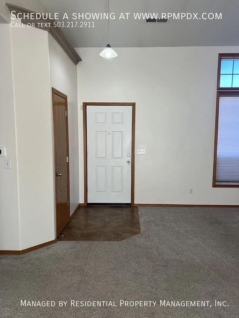 Single Level Hillsboro Home with Vaulted Ceilings — Photo 4
